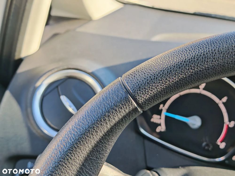 Ford Fiesta 1.6 TDCI Champions Edition - 19