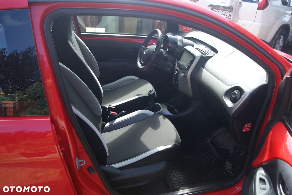 Toyota Aygo x-clusiv - 11