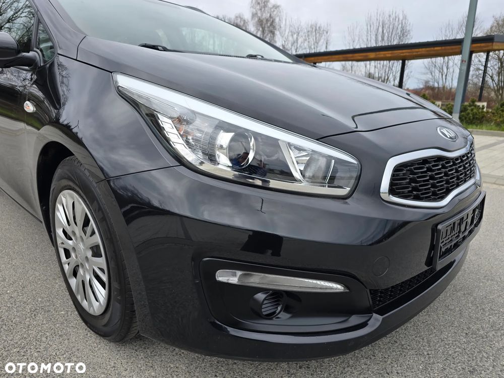 Kia Ceed 1.4 CRDi 90 Vision - 28