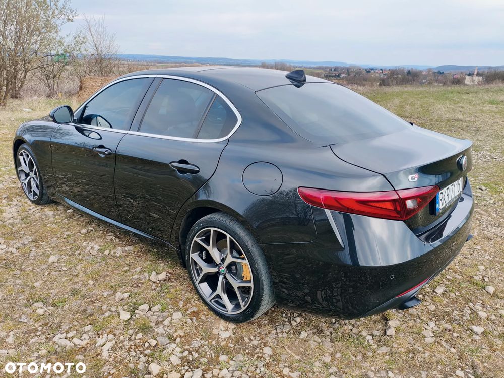 Alfa Romeo Giulia 2.0 Turbo TI Q4 - 7