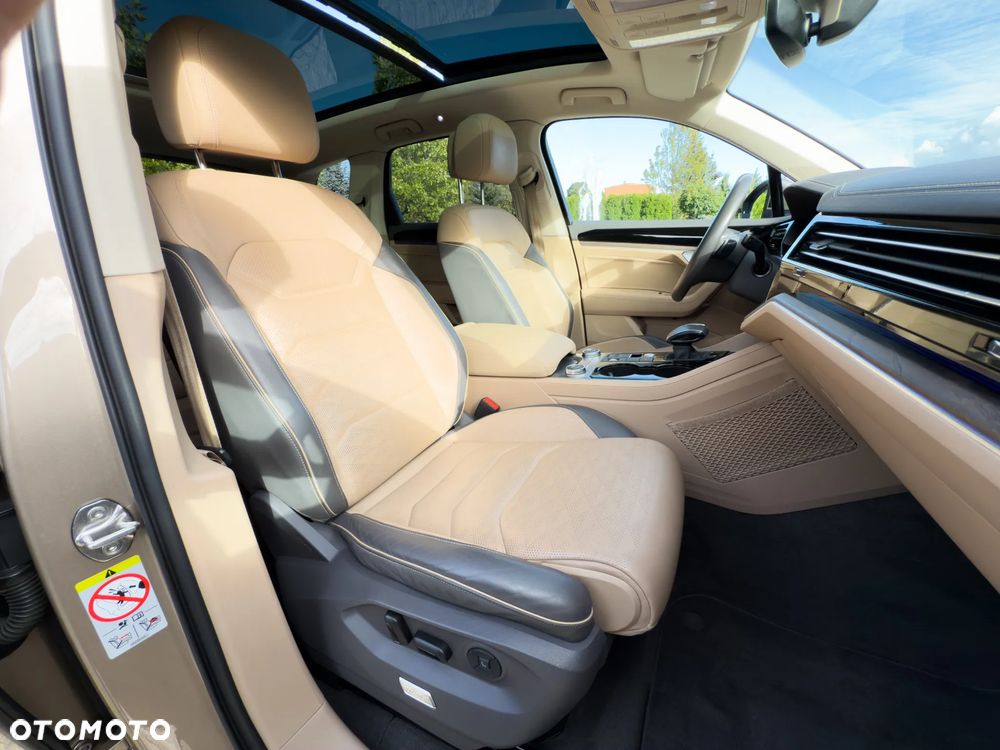 Volkswagen Touareg 3.0 V6 TDI SCR 4Mot Elegance - 25