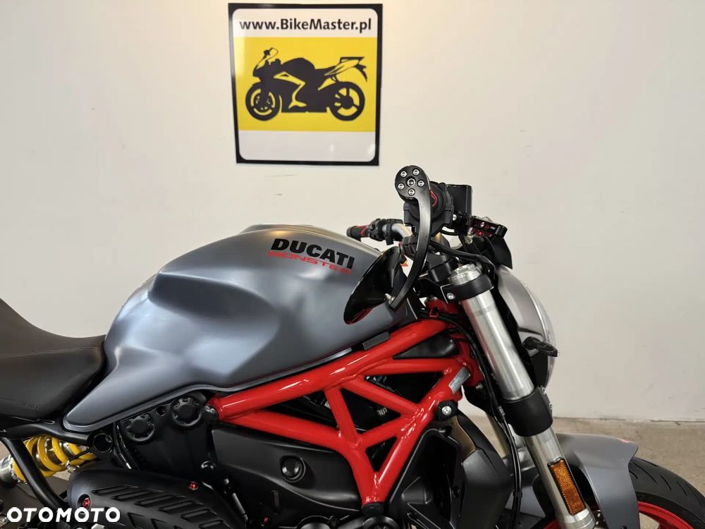 Ducati Monster - 10
