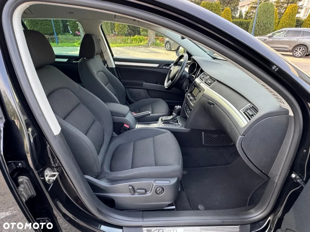 Skoda Superb Combi 2.0 TDI DSG Elegance - 24
