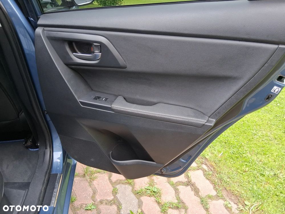 Toyota Auris 1.8 HSD Prestige NAVI - 24