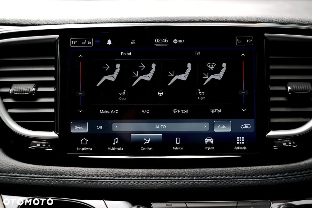 Chrysler Pacifica - 34
