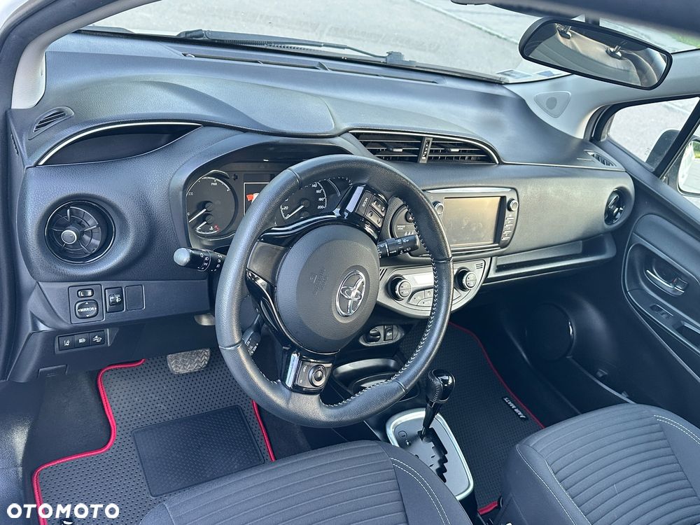 Toyota Yaris Hybrid 100 Premium EU6 - 34