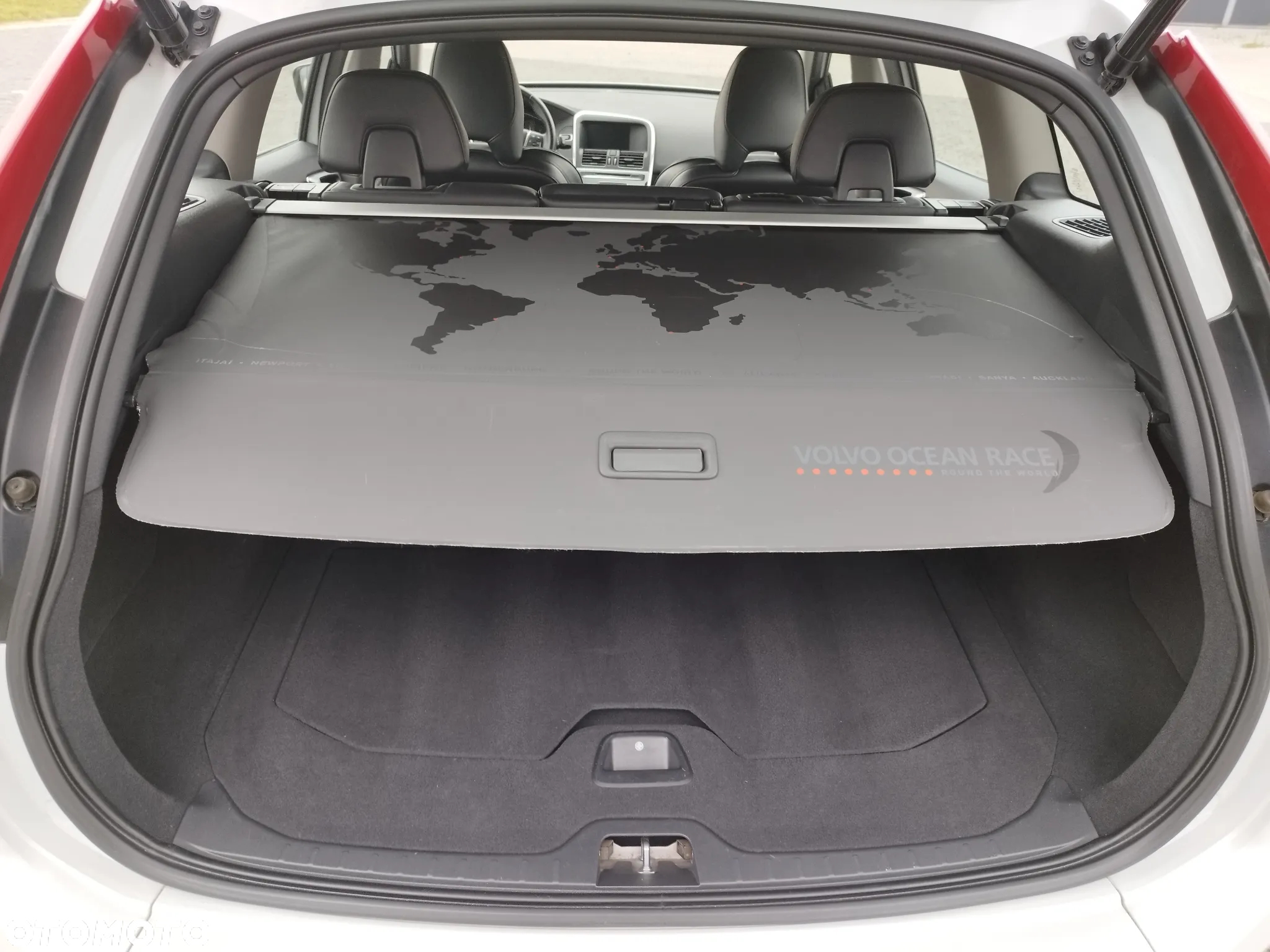 Volvo XC 60 D3 Drive-E Ocean Race - 25