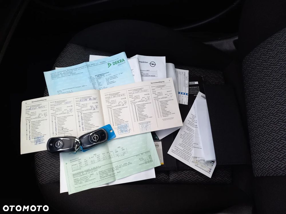 Opel Insignia 2.0 CDTI automatik Business Edition - 32