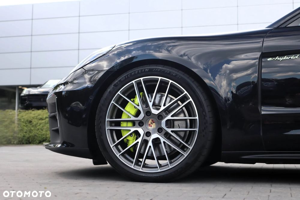 Porsche Panamera 4 E-Hybrid - 8