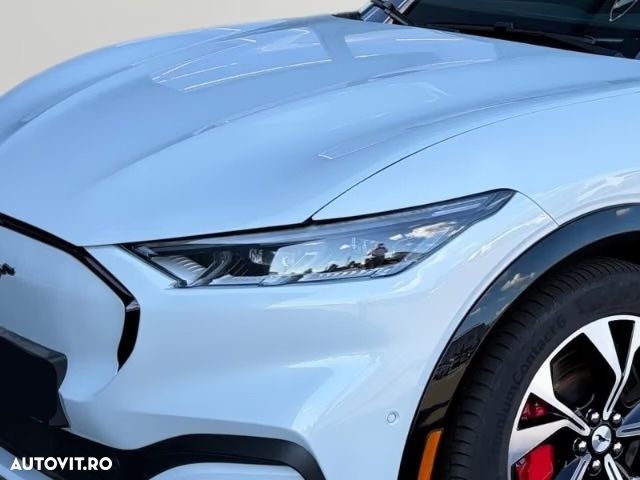 Ford Mustang Mach-E PREMIUM - 6