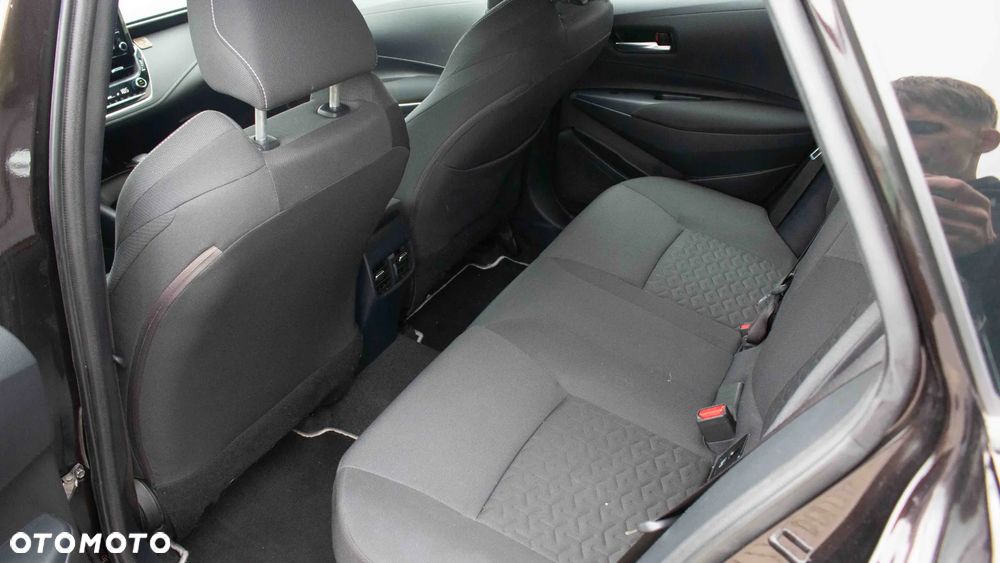 Toyota Corolla 1.8 Hybrid Selection - 24