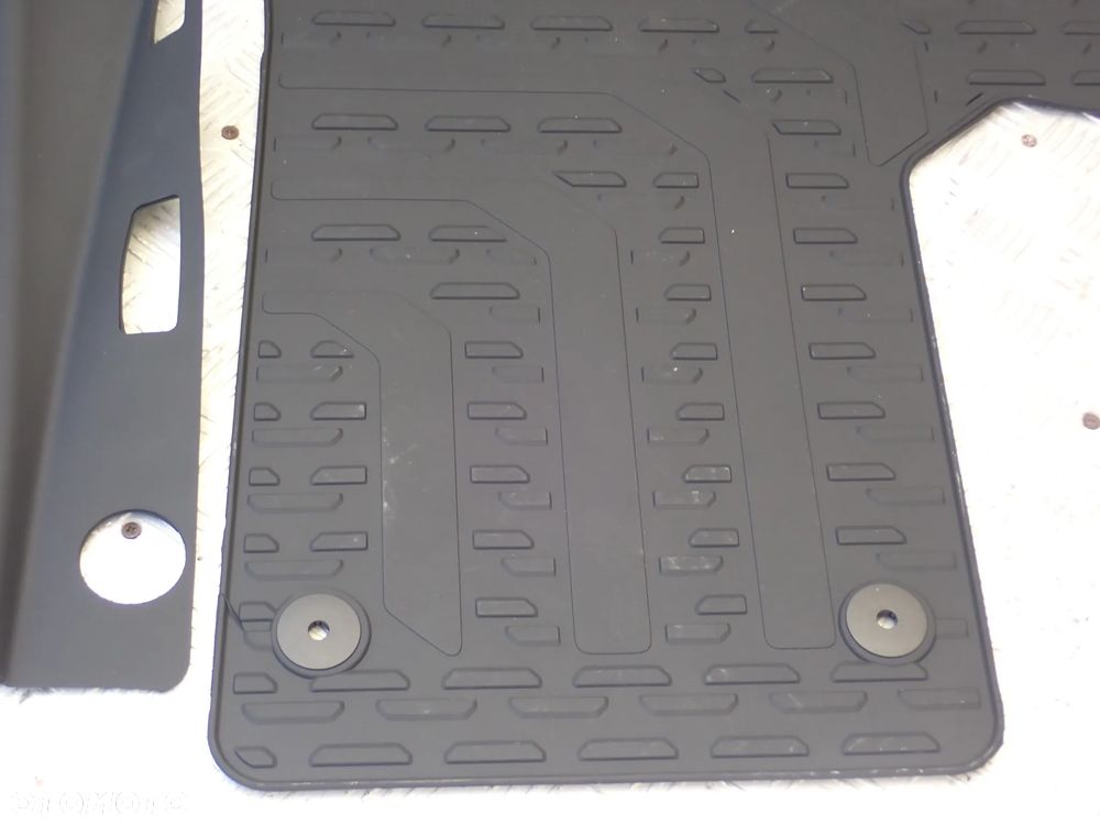 DYWANIKI GUMOWE CRAFTER / MAN  7C1061502A  250 ZŁ - 4