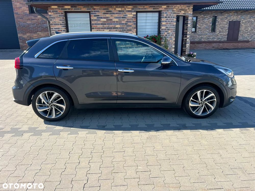 Kia Niro 1.6 GDI Hybrid L - 2