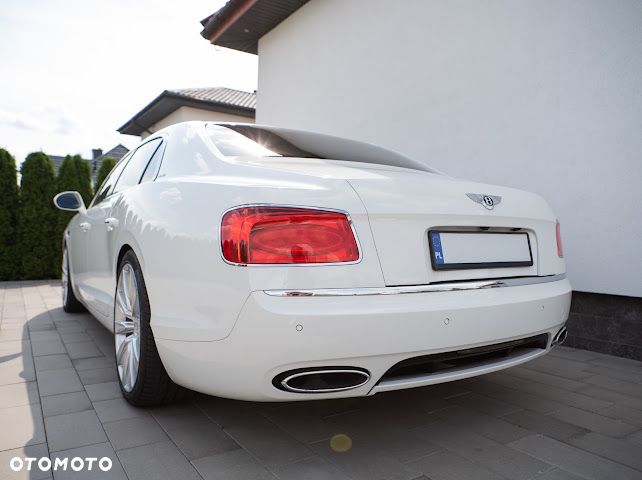 Bentley Flying Spur - 16