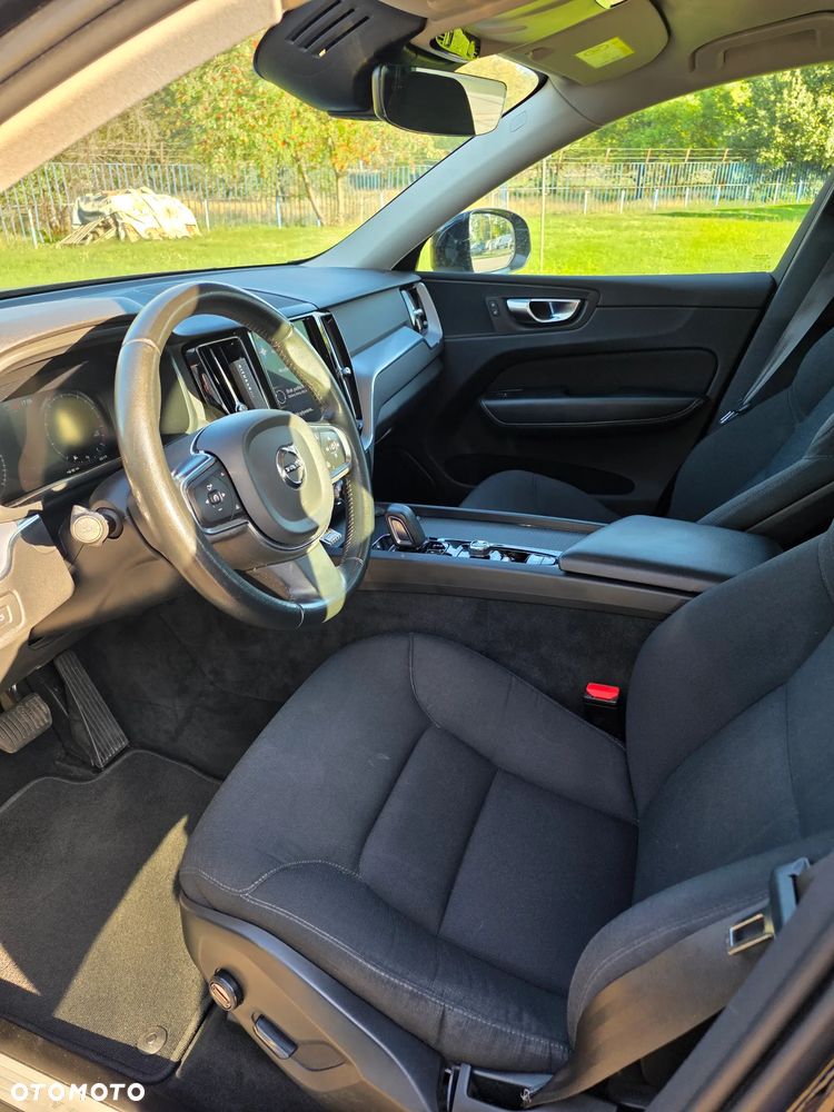 Volvo XC 60 B5 B AWD Momentum - 9