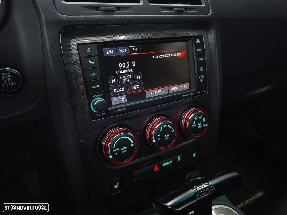 Dodge Challenger Auto SXT Plus - 29