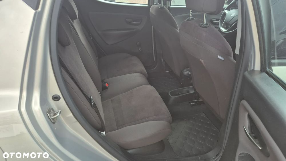 Lancia Ypsilon Y 1.2 8v Platinum - 13