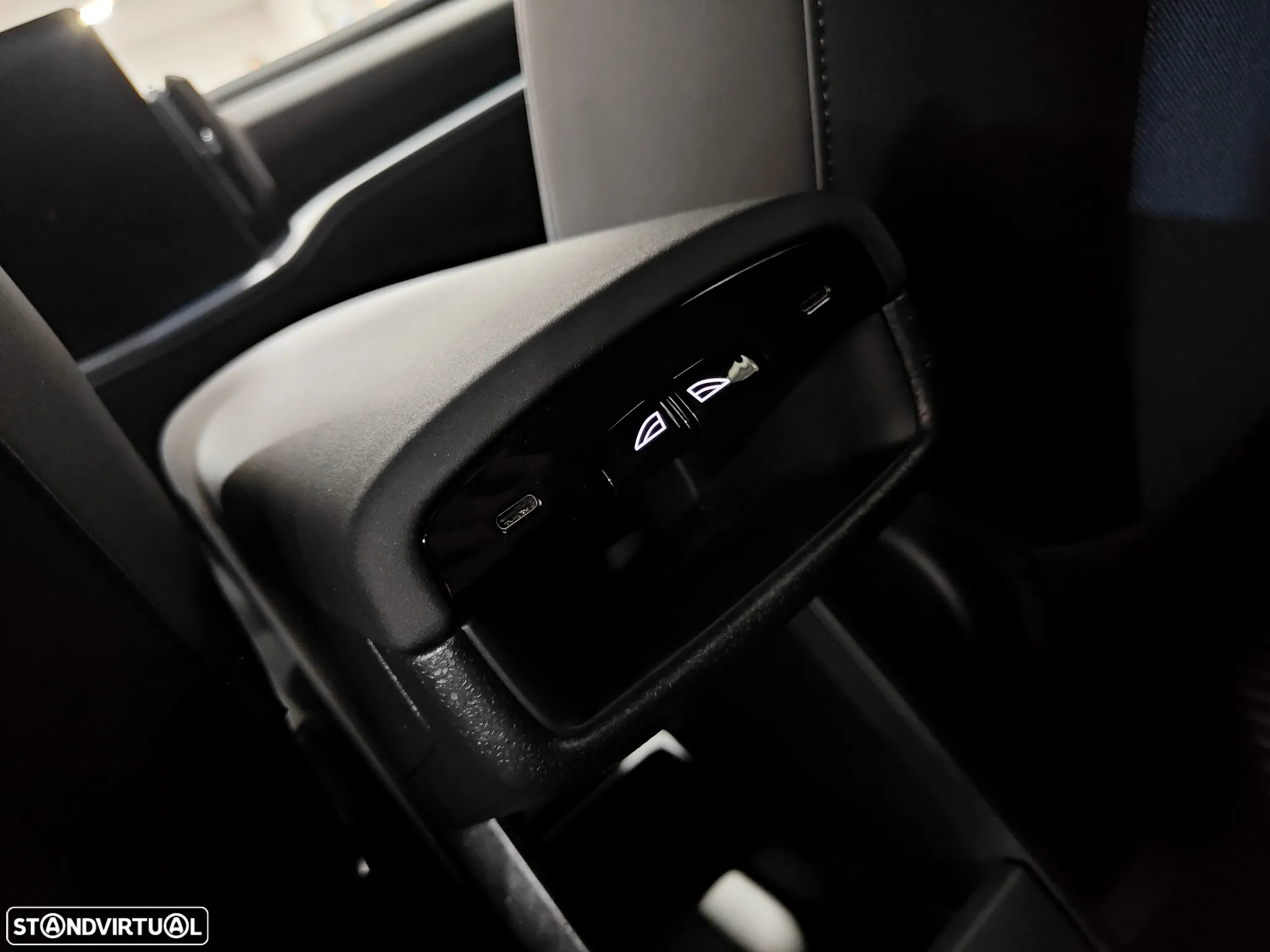 Volvo EX30 69 kWh Single Motor Extended Range Plus - 39