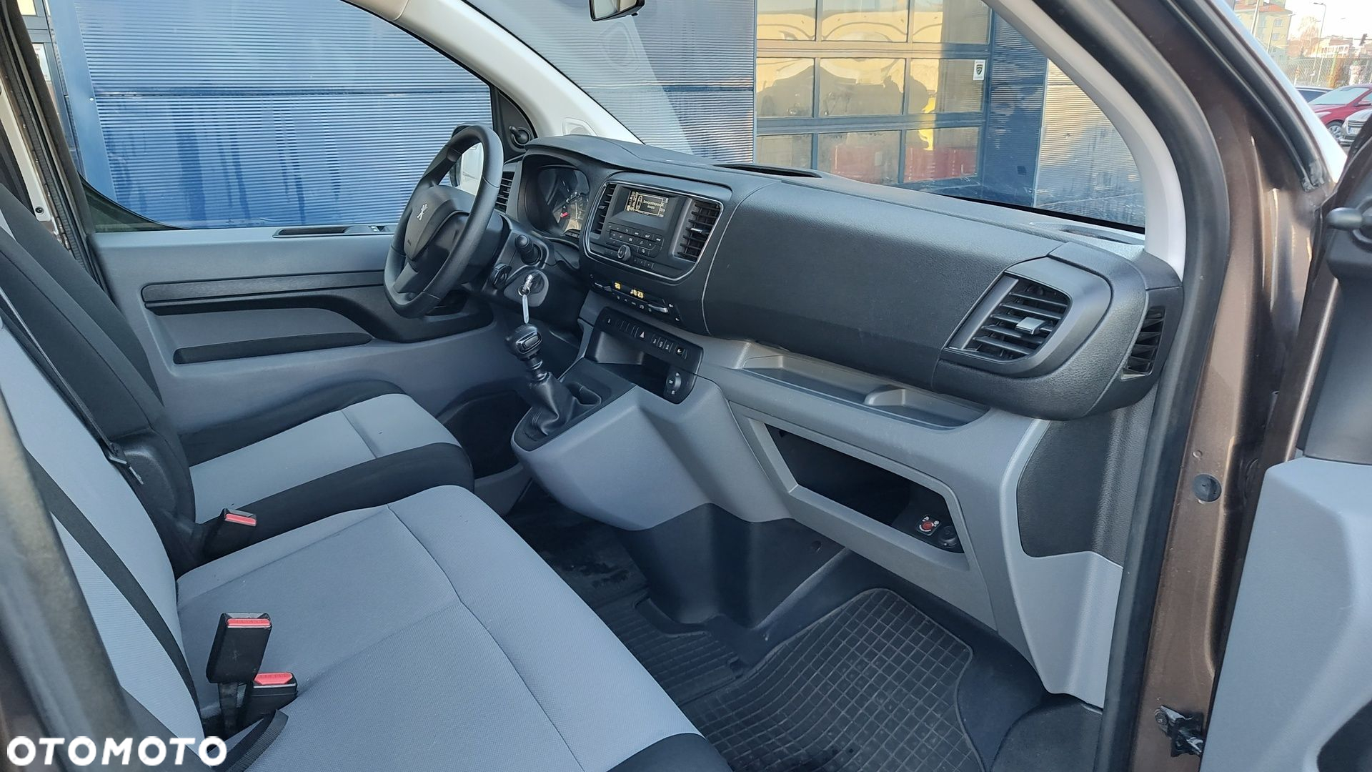 Peugeot Expert - 8