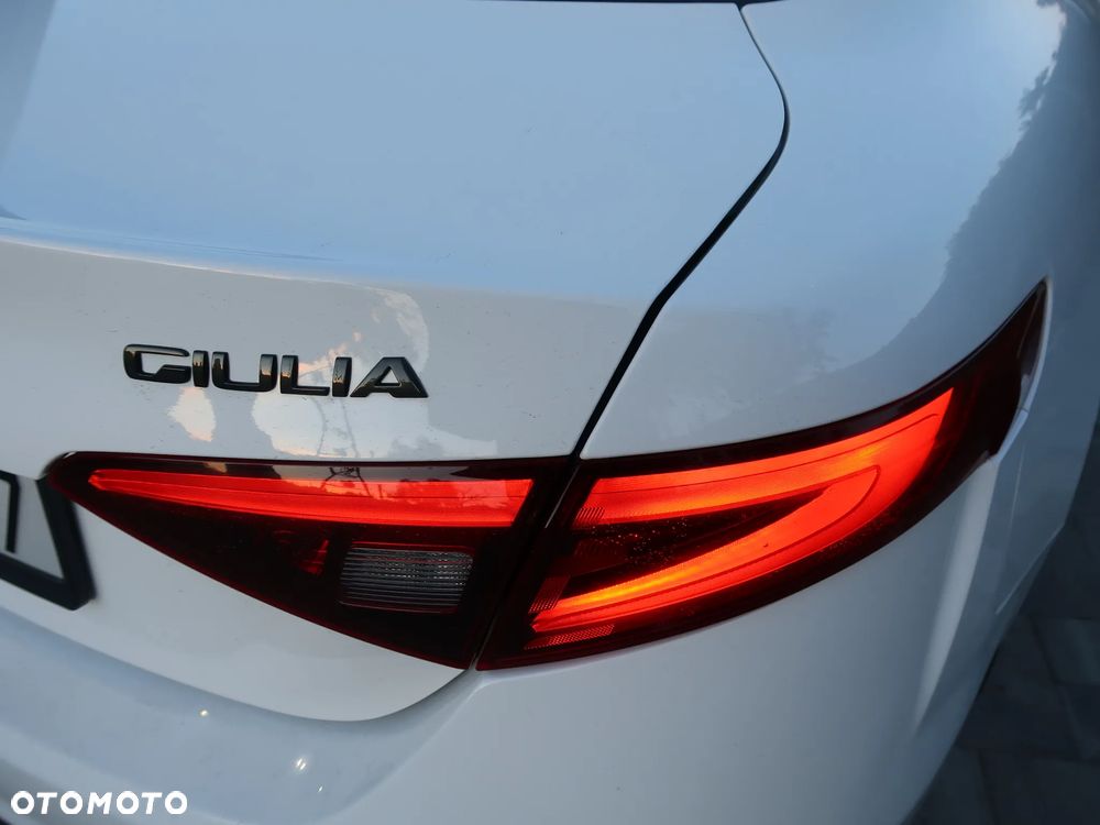 Alfa Romeo Giulia 2.0 Turbo TI Q4 - 3