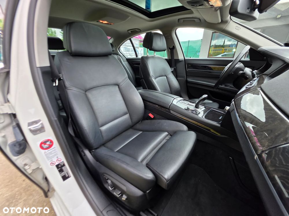 BMW Seria 7 740d xDrive - 13