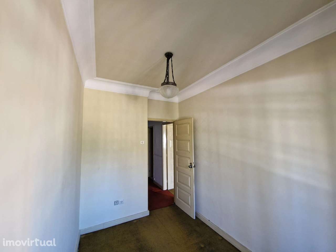 Moradia T4, reabilitar na totalidade - Porto - Grande imagem: 3/18