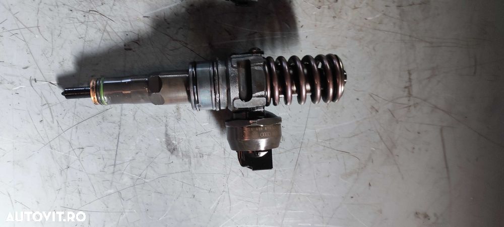 Injector volkswagen vw golf 5 motor BKC cod 038130073AG - 6