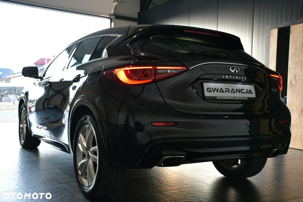 Infiniti Q30 1.6t DCT Premium Tech - 9