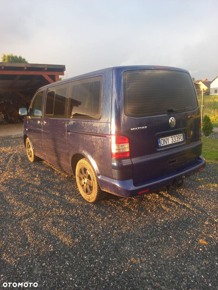 Volkswagen Multivan - 2