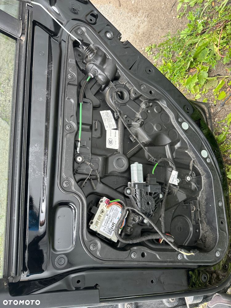 MERCEDES E 213 drzwi  czarne 040  szyba zamek podnośnik  tył przód - 29