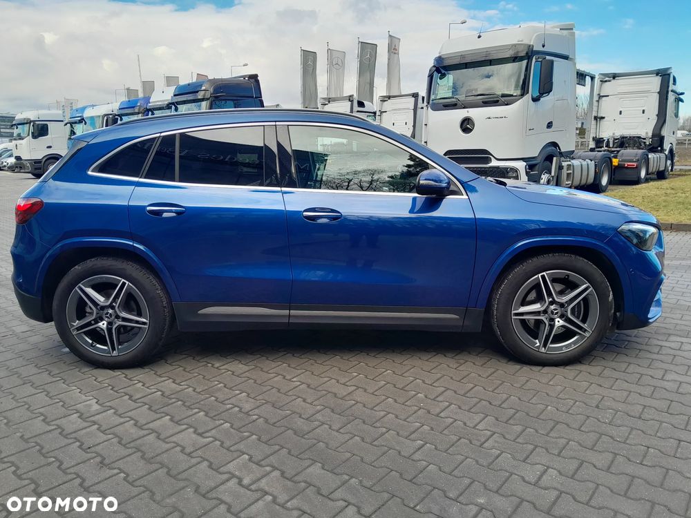 Mercedes-Benz GLA 200 AMG Line - 8