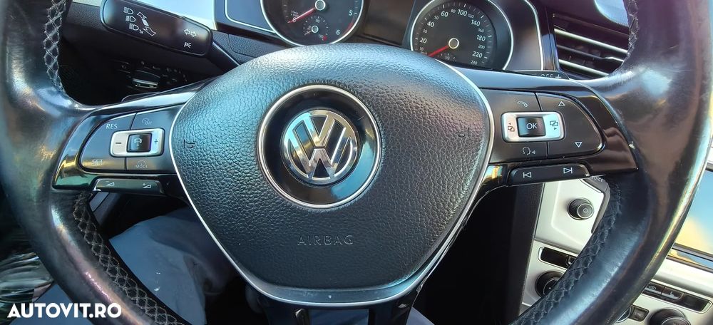 Volkswagen Passat - 15