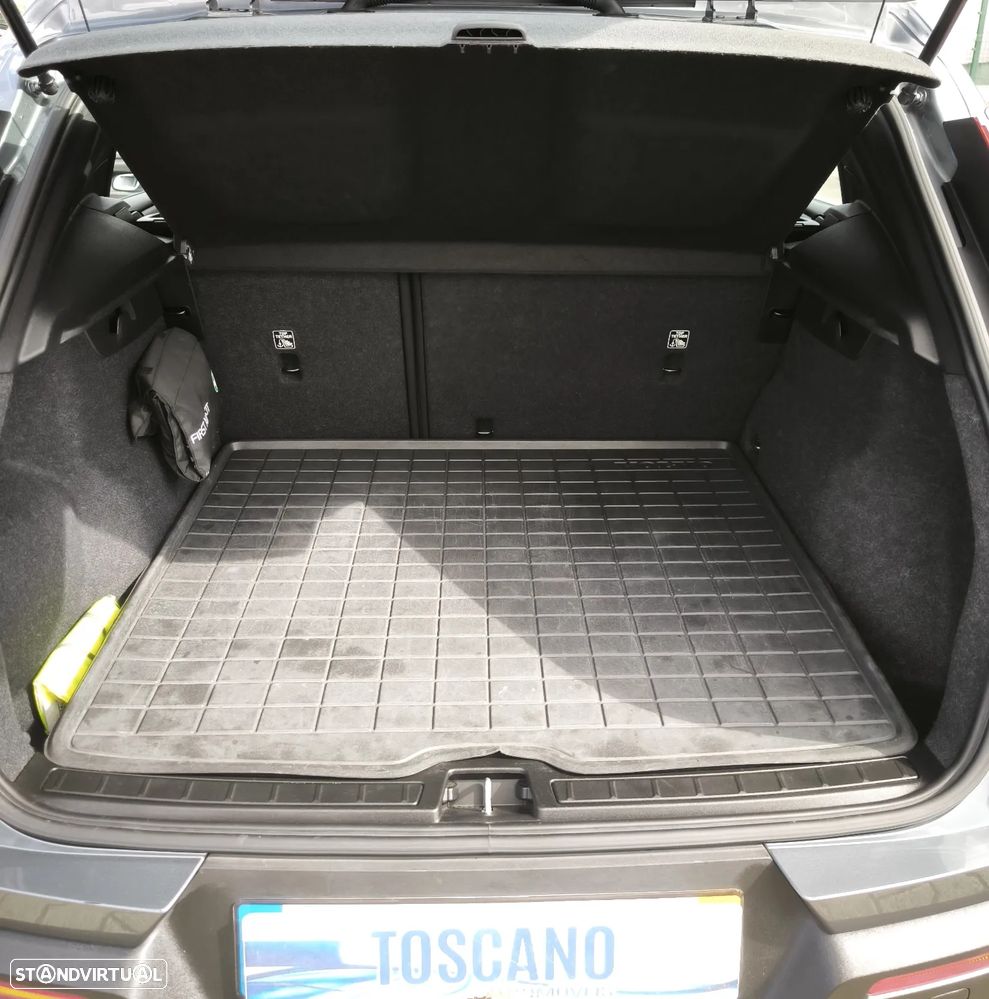 Volvo XC 40 1.5 T3 Tech Edition - 11