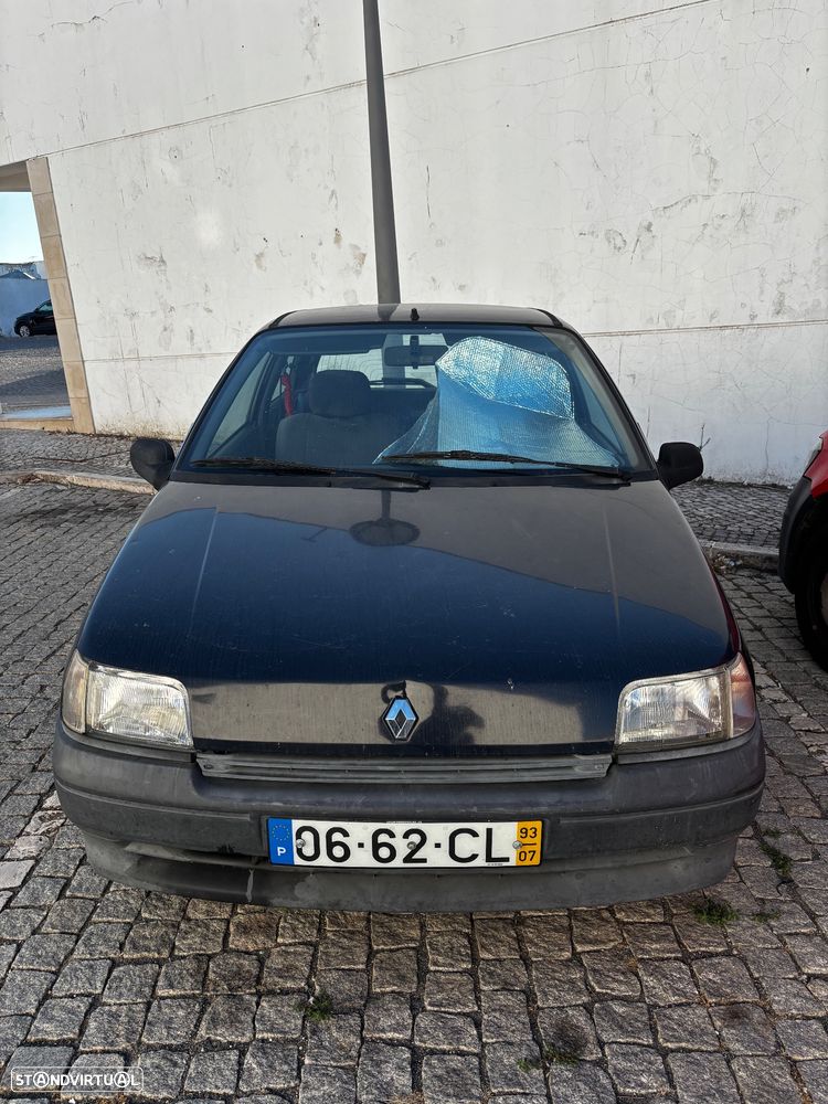 Renault Clio - 1