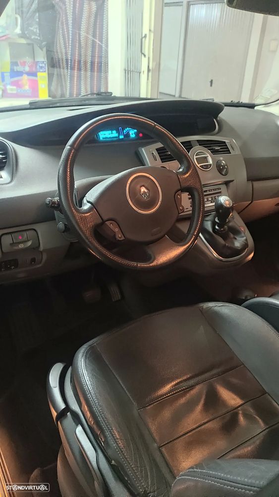 Renault Scénic 1.5 dCi Dynamique S — fotografia 9
