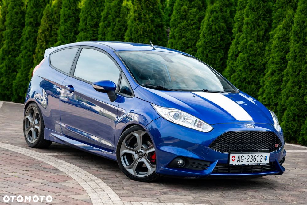 Ford Fiesta 1.6 EcoBoost mit Leder-Sport-Paket ST - 4
