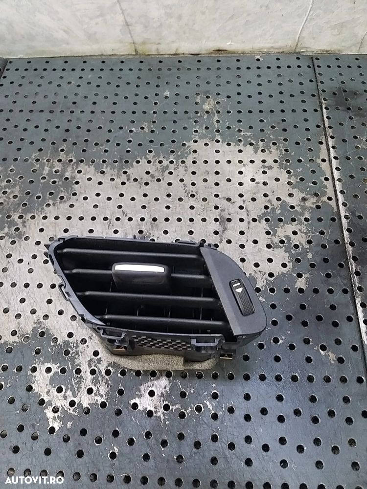 Grila ventilatie bord stanga ford puma j2k cf7 h1bba018b09 - 1