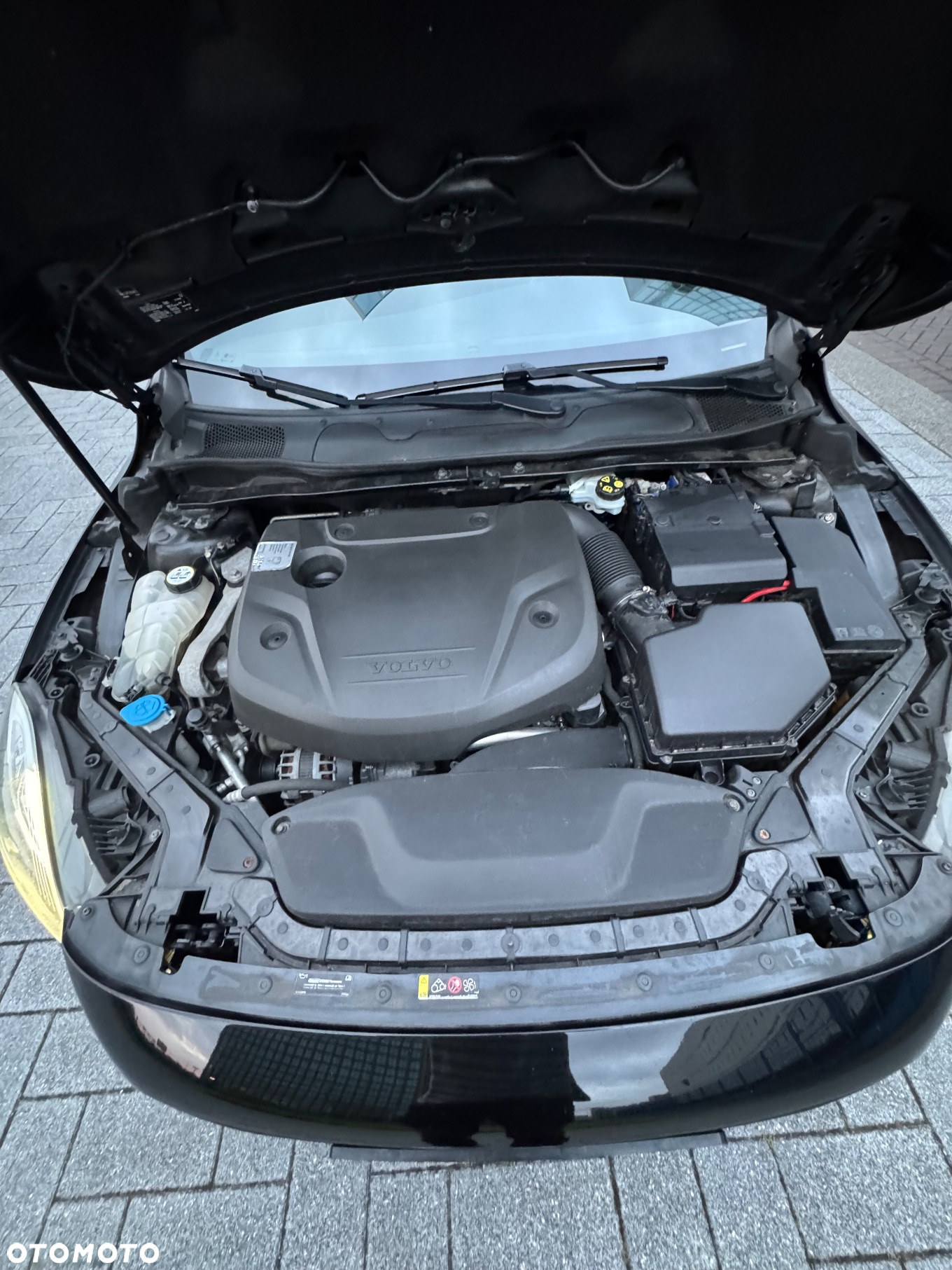Volvo V40 D2 Drive-E R-Design Momentum - 17