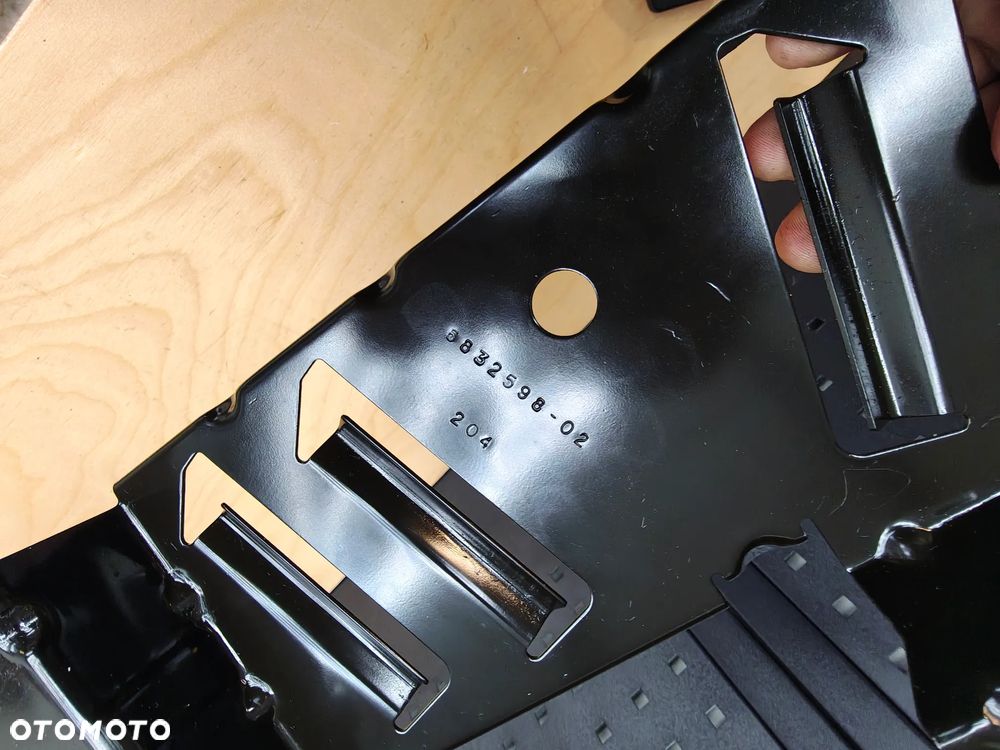 BMW X5 G05 uchwyt mocowanie wzmacniacza audio 6832598 - 2
