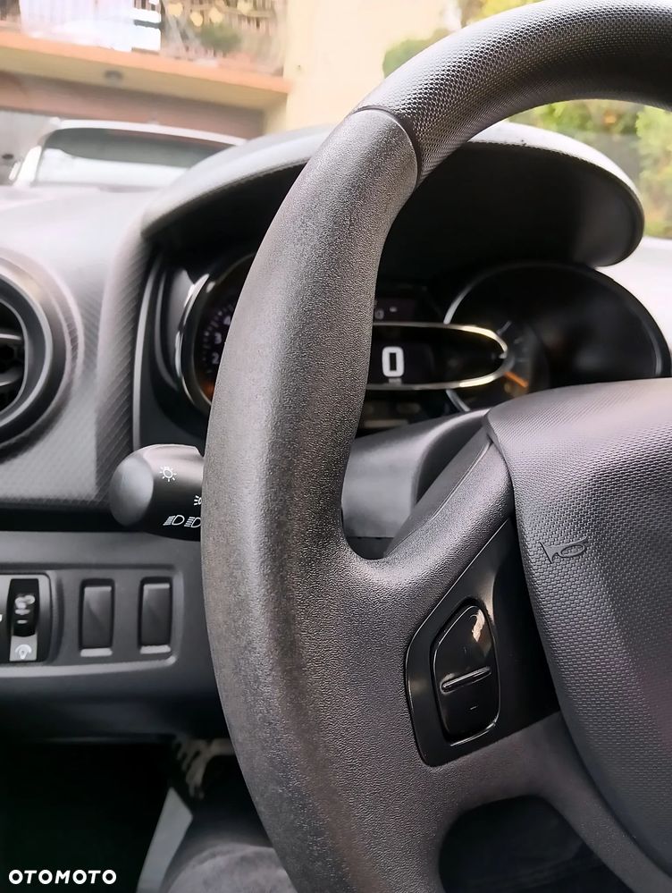 Renault Clio 1.2 16V 75 Experience - 27