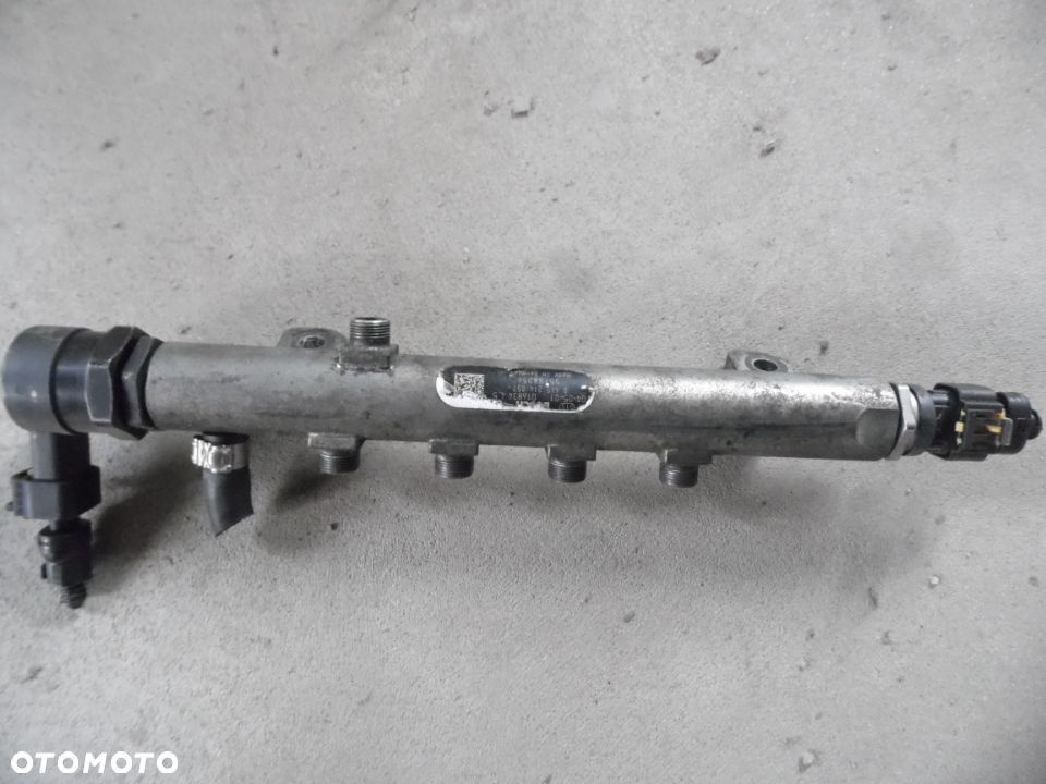 Opel astra H listwa wtryskowa 8200718753 - 2