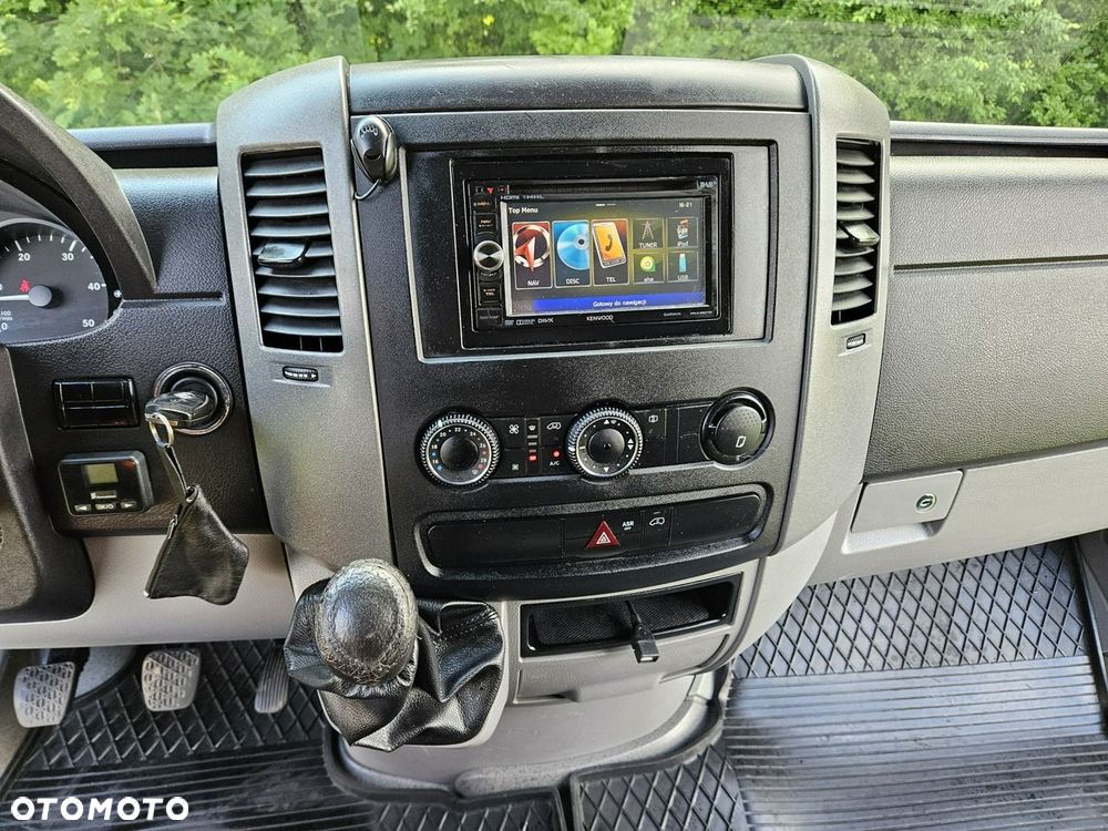 Mercedes-Benz Sprinter - 16
