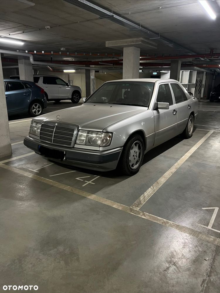 Mercedes-Benz W124