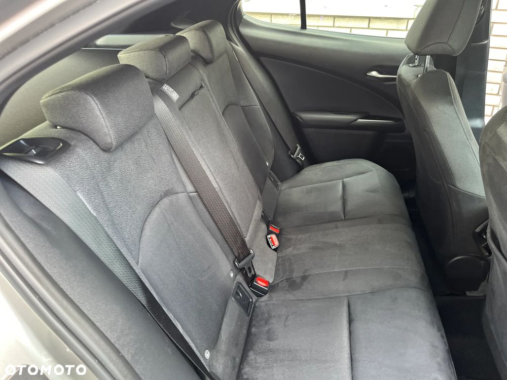 Lexus UX - 9