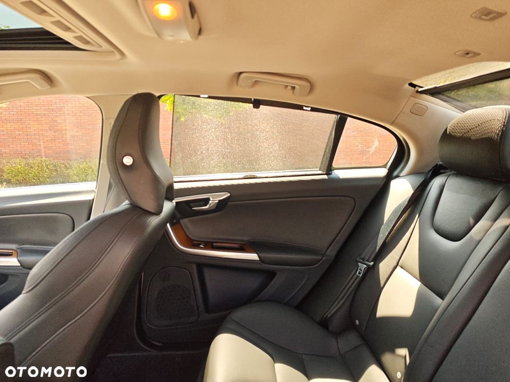 Volvo S60 - 25