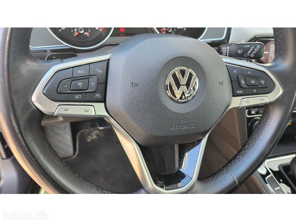 VW Passat Variant 2.0 TDi Business DSG - 8
