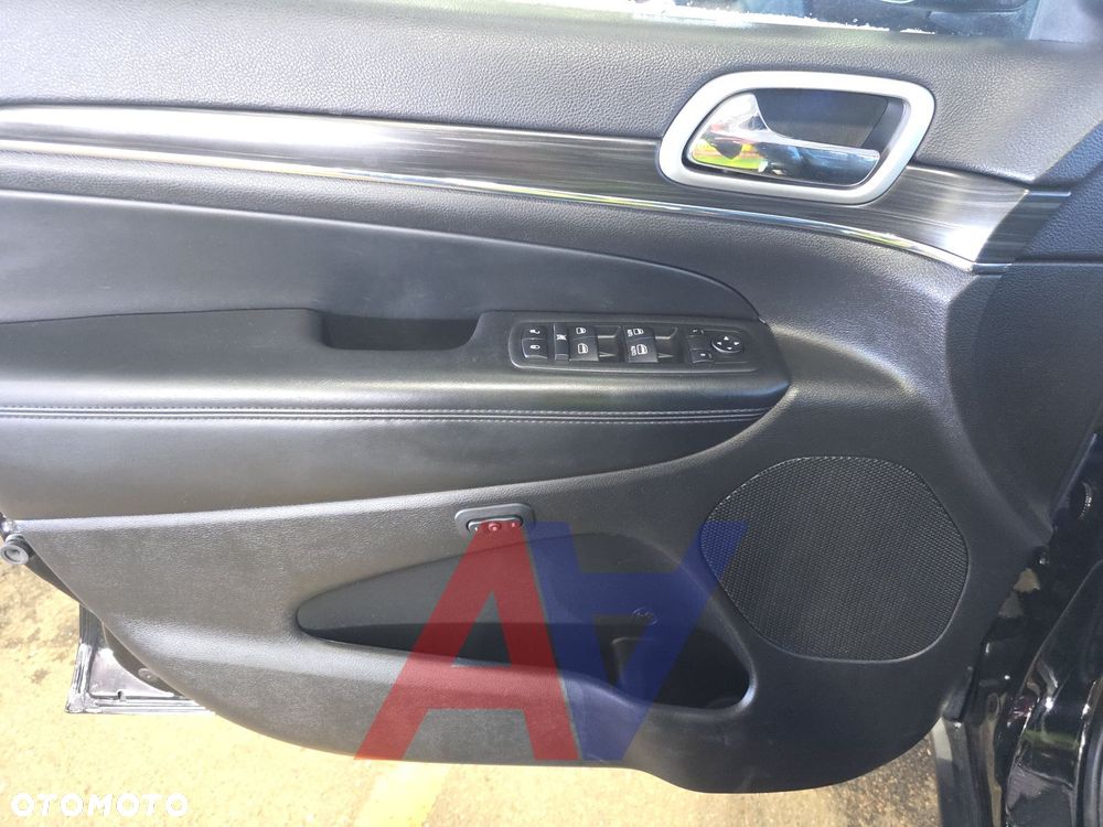 Jeep Grand Cherokee - 10