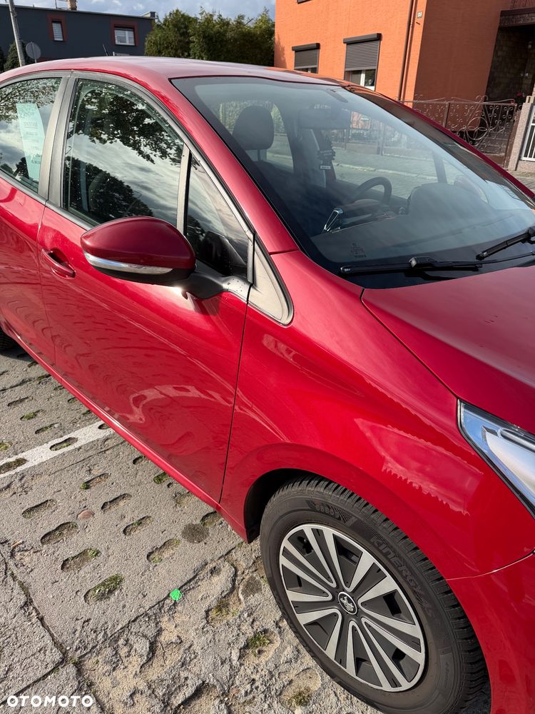 Peugeot 208 - 4