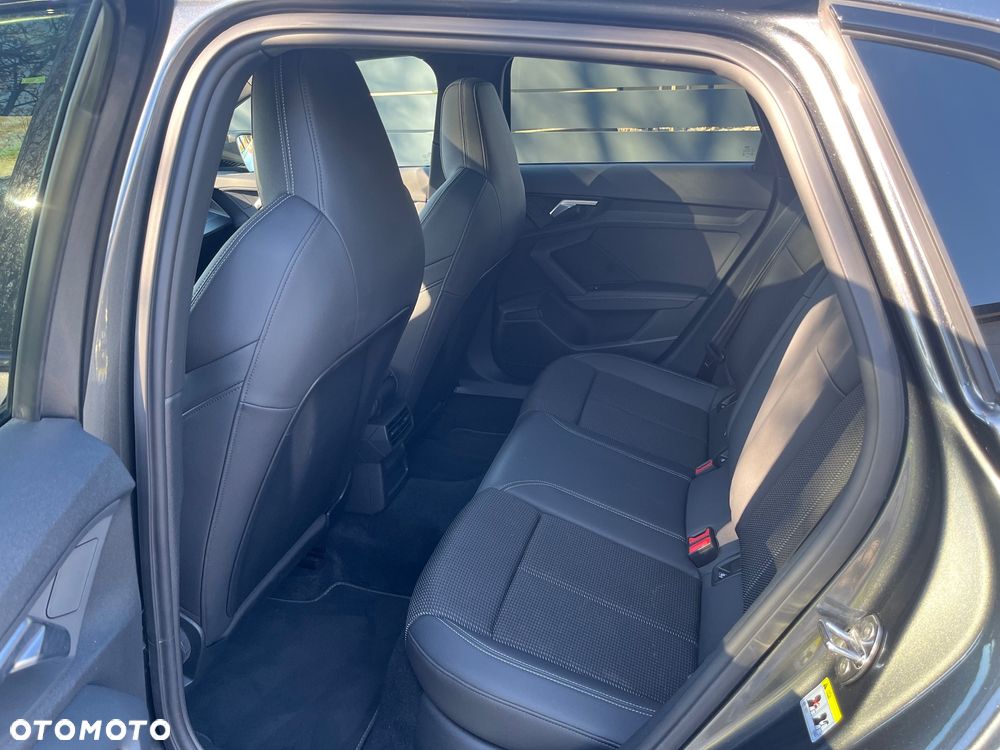 Audi A3 Sportback 40 TDI quattro S tronic S line - 8