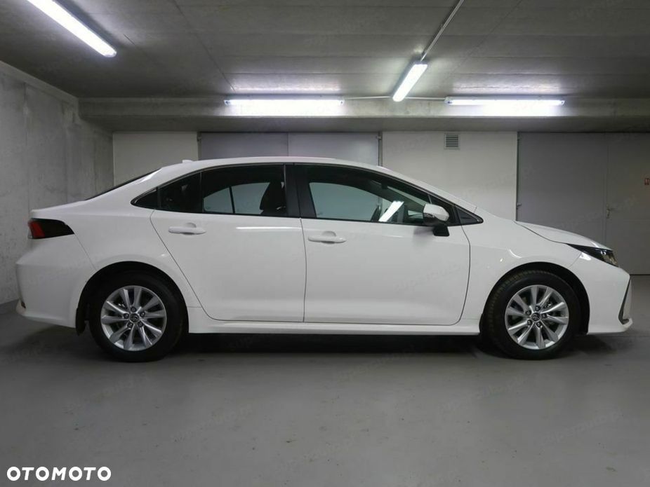 Toyota Corolla - 4
